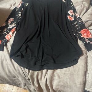 Elegant Black Floral Sleeve Women's Blouse